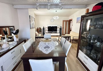 Güneşli Hürriyet Mahallesi Satılık 5+1 Daire 200 m²