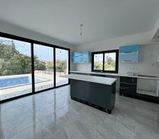 GİRNE KARŞIYA'DA SATILIK 3+1 ODALI 2 SUIT ODASI OLAN OZEL HAVUZ