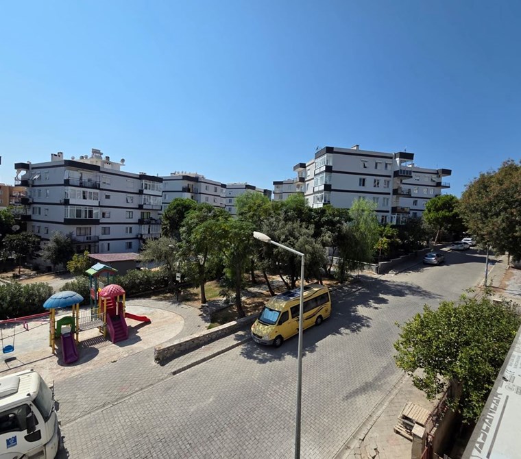  KUŞADASI Merkezde Plaja Alışveriş Merkezine Yakın 2+1 Sıfır Daire