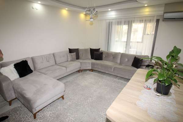 İKÇÜ YAKINI GENÇ BİNA ASANSÖRLÜ ARAKAT OTOPARKLI SATILIK DAİRE