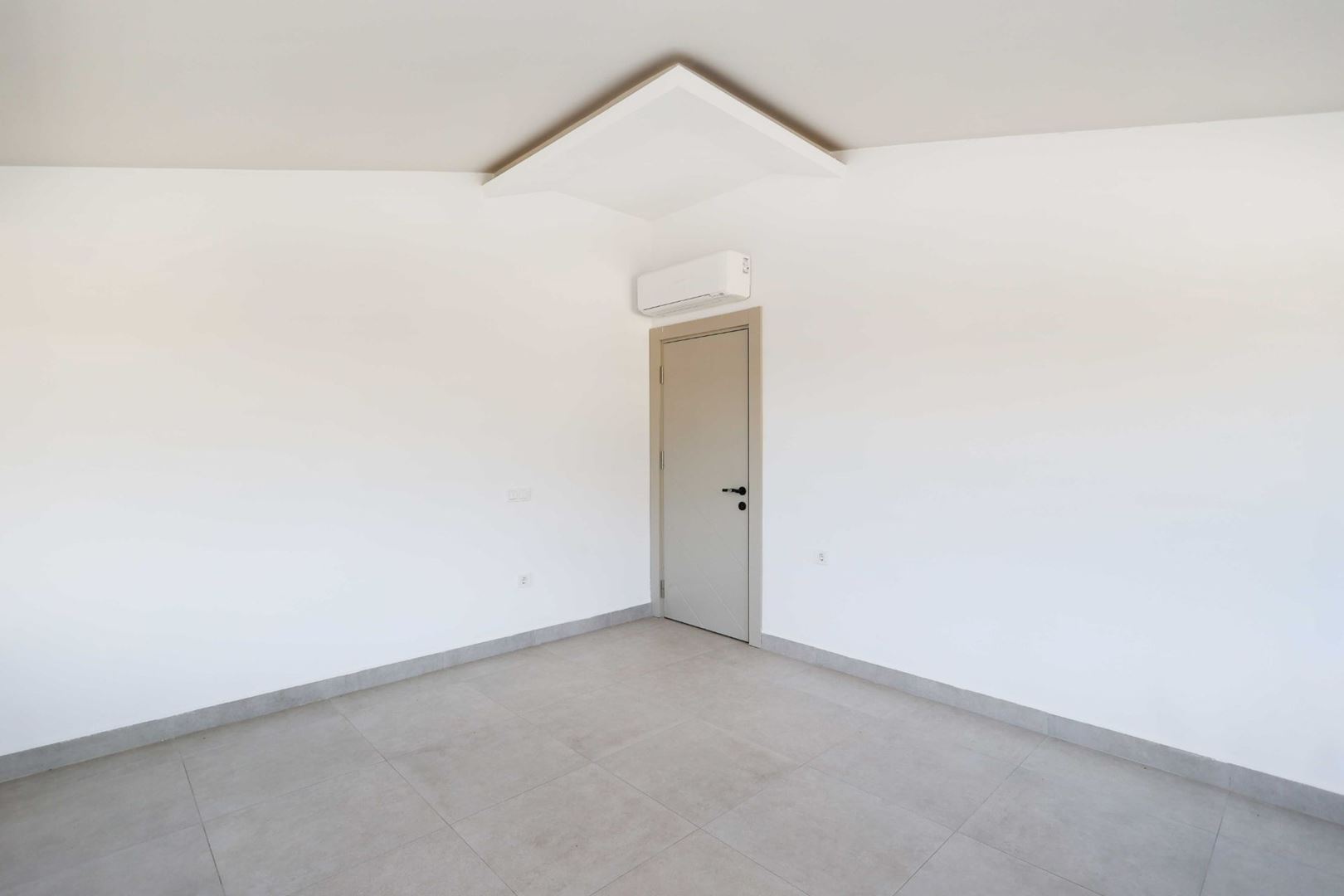 ALANYA KESTELDE DOĞA VE ŞEHİR MANZARALI MUHTEŞEM KOMPLEKS İCERİSİNDE 3+1 SATILIK PENTHOUSE · 8 · Fotoğraflar