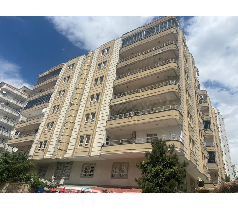 EMLAK 72 DEN BELDE MAHALLESİNDE SATILIK DAİRE