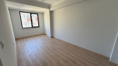 ZEYTİNBURNU GÖKALP'TE BULVARA PARALEL SATILIK YENİ BİNA