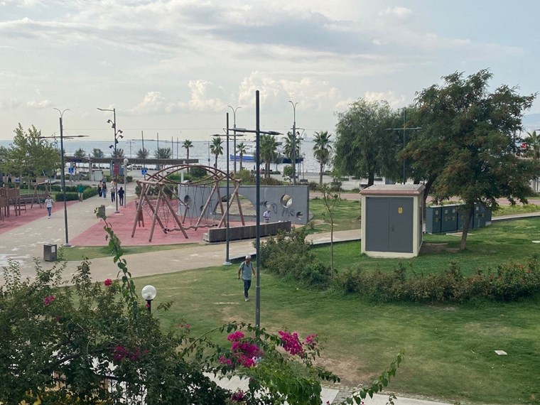 MİTHTAPAŞA CAD KÜÇÜKYALI ÜÇ CEPHELİ LÜX TADİLATLI YALI DAİRESİ