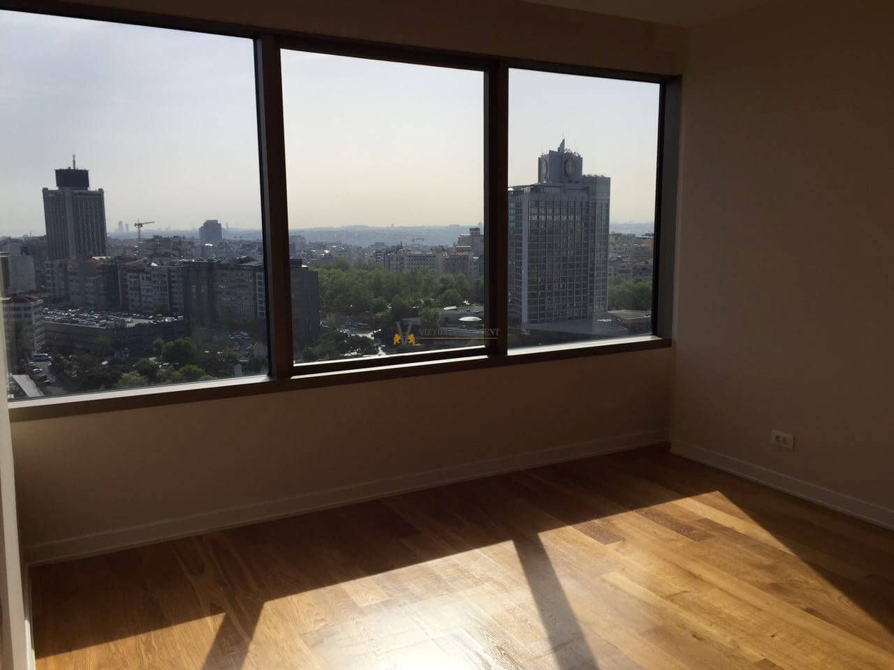 Süzer Plaza Ritz Carlton da Tarihi Ada Manzaralı 1+1 Lüks Daire