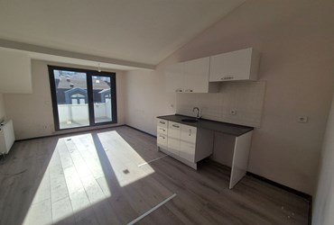 YEDİTEPE ÜNİV.KARŞISI YENİ BİNADA, 7/24 GÜVENLİKLİ 1+1 DAİRE