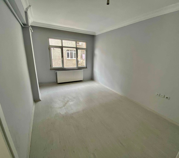 Meydana Yakın Çetinkaya sk 80m2 Satılık 2+1 Ara Kat