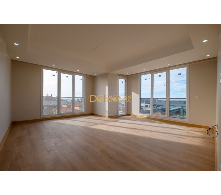 KÜÇÜKÇEKMECE MERKEZ'DE SIFIR LÜX 3+1 DENİZ MANZARALI DAİRE