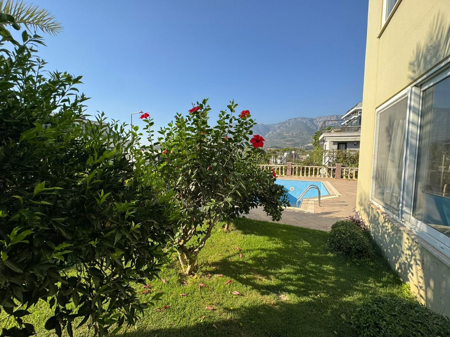ALANYA KARGICAKTA MÜSTAKİL HAVUZLU 3+1 EŞYALI VİLLA · 32 · Fotoğraflar