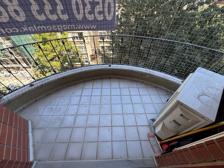 Caddebostan Sahil Göztepe Parkı Karşı Sokağında