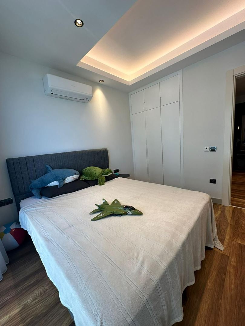ALANYA MAHMUTLARDA MUHTEŞEM DENİZ MANZARALI FULL EŞYALI 2+1 SATILIK DAİRE