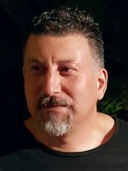 Özgür Konuk