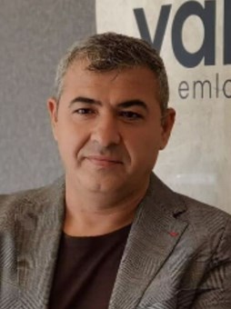 Ayhan Küçük Ayhan Küçük